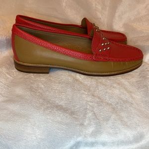 Driver Club U.S.A. Women’s Louisville Red grainy loafers